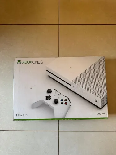 XBOX ONE S 1TB