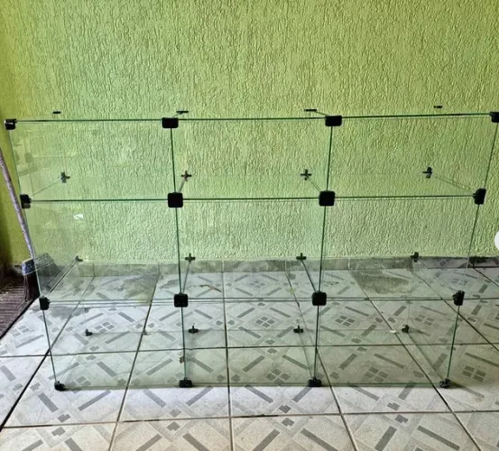 Balcao para atendimento ideal para espor sua  mercadorias espostas 
