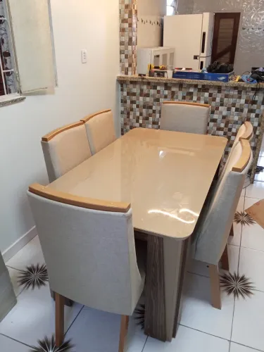 Mesa de jantar 160x90 com tampo de vidro e montagem inclusa