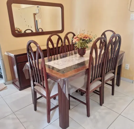Sala de jantar 6 cadeiras madeira com tampo de vidro