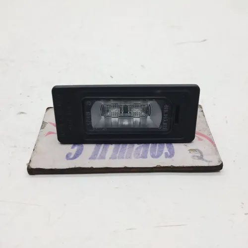 Luz Placa Traseira Audi Q3 Tfsi 1.4 2016 2017 4g0943021