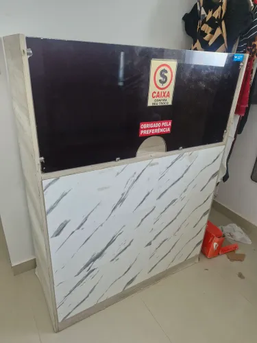 Balcão em mdf vidro e gaveta