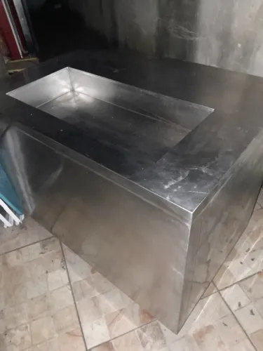 Balcão refrigerado com pista fria