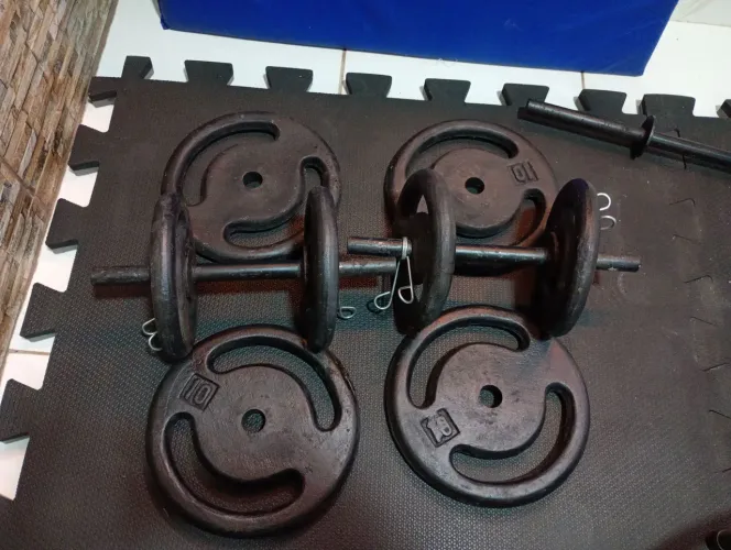 Vendo ou troco Kit musculação e ginástica 
