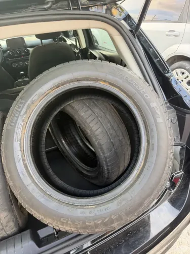 2 pneus Pirelli Cunturado 185 60 15 Bem novos