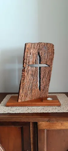 Cruz Vazada, de mesa.