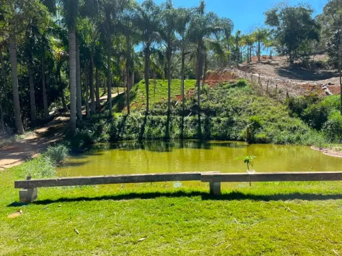 Lote 5.200 m² com Cachoeira, Lago e Água no Vale da Serra - Salvaterra