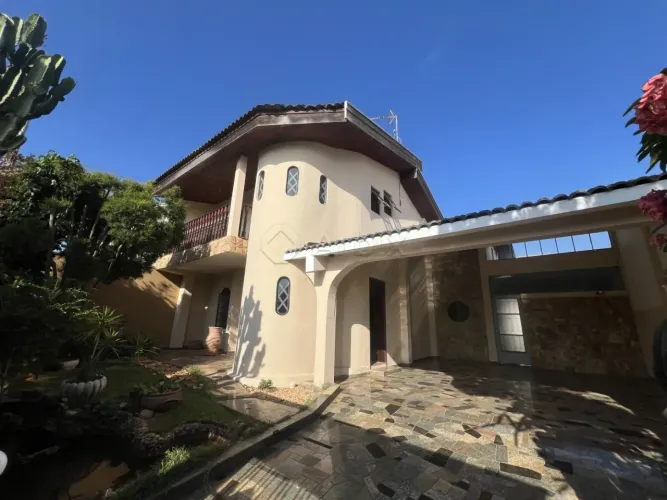Casa térrea para alugar e à venda no bairro Vila Santa Maria em Americana/SP