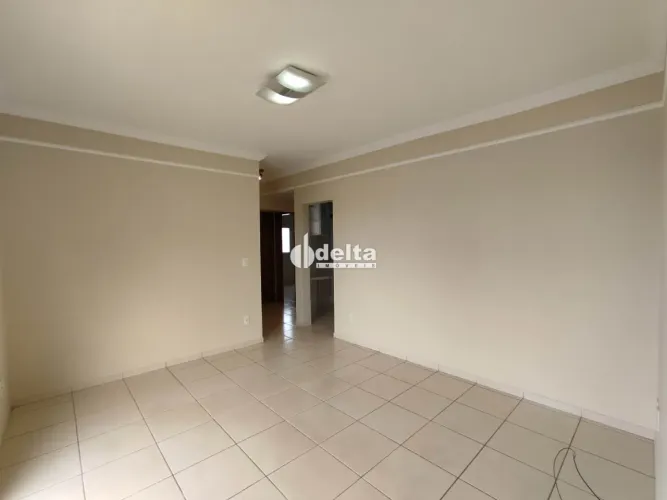Apartamento com 2 quartos sendo 1 suíte disponível para venda no bairro Santa Mônica em Ub
