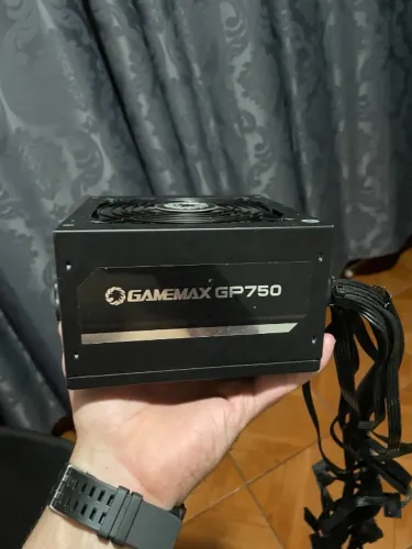 Fonte GameMax GP750 750W 80 Plus Bronze PFC Ativo