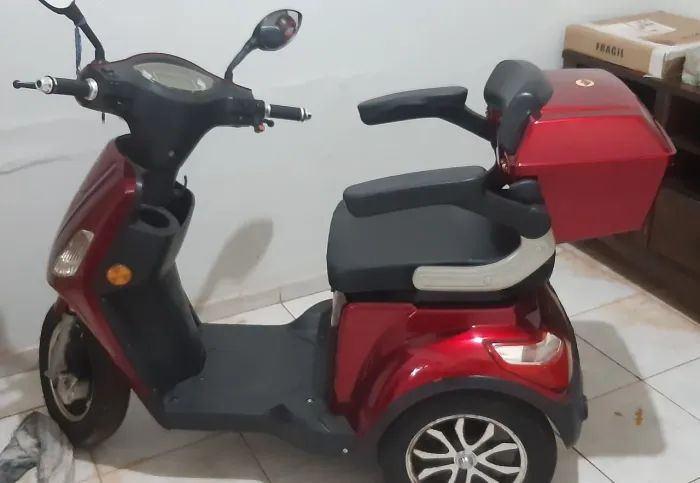 Triciclo Elétrico Sousa Motos Plus 600W - Completo (Ideal para Idosos / Mobilidade)