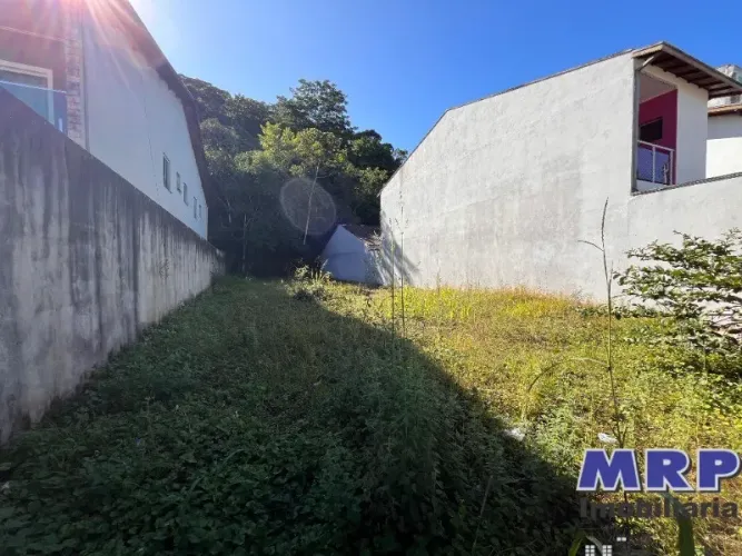 Terreno a venda em Ubatuba no bairro do Jardim Beira Rio. Documentação ok.