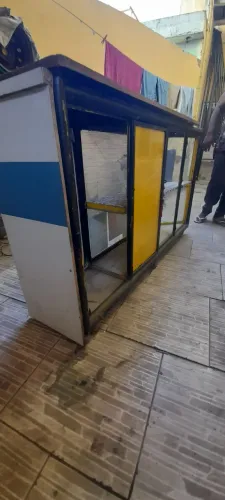 Balcão tubular galvanizado, duas prateleiras, medidas na foto, com rodinhas