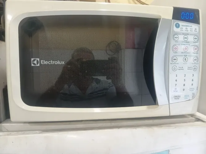 Micro-ondas Electrolux 220V Funcionando perfeitamente