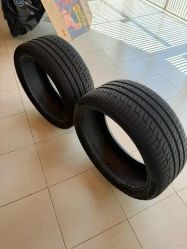 2 Pneus 275/35r/22 continental