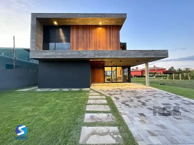 Casa em Condomínio em Atlântida Sul