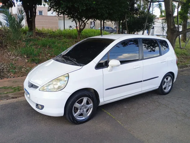 Honda Fit LX 1.4/ 1.4 Flex 8v/16v 5P Aut. 2004