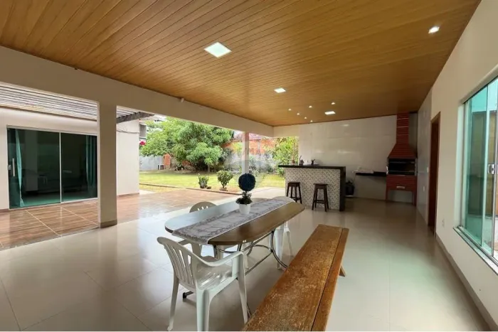 Casa Moderna no Colina Park 691,95m², Suíte com Planejados e Área Gourmet Completa!