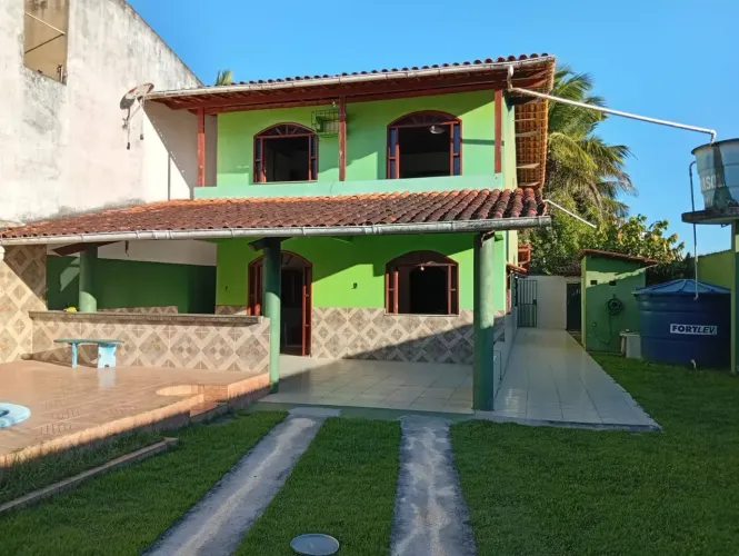 Sobrado para venda possui 360 metros quadrados com 6 quartos em Aritaguá - Ilhéus - BA