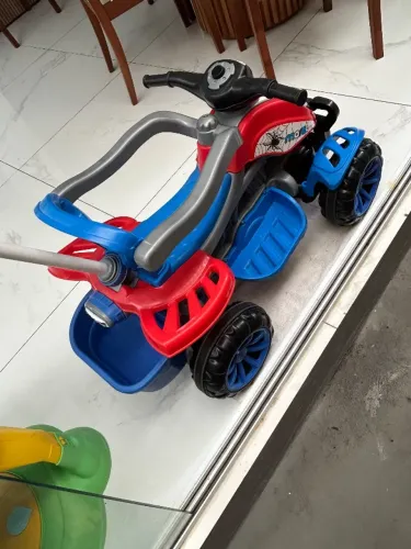 Carrinho passeio quadriciclo