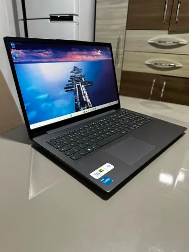 Notebook Lenovo IdeaPad i3 11ª Geração | 8GB RAM | SSD 256GB