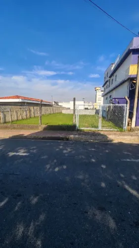 Terreno de 12 X 30 m na av. Pereira da Silva ao lado da Dicid. Ótimo local p/ seu comércio
