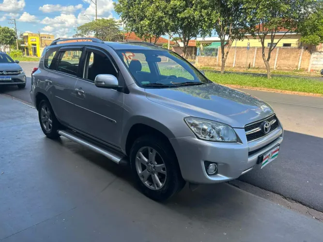 Toyota RAV4 2.4 4X2 16V 170cv Aut. 2012