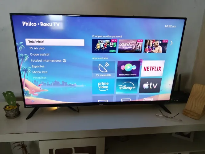 Smart TV Philco 43 polegadas com sistema Roku integrado