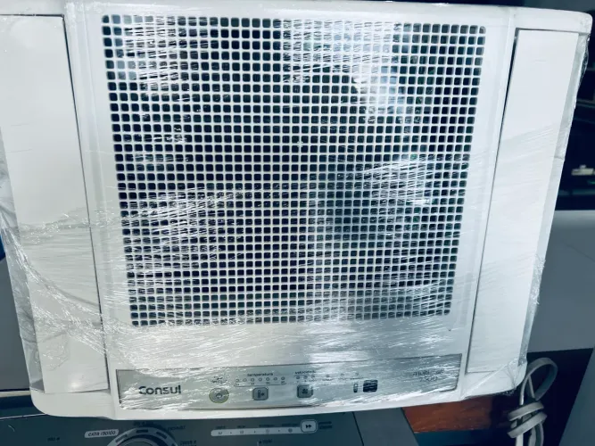 Ar condicionado de 7.500 btus c/controle 