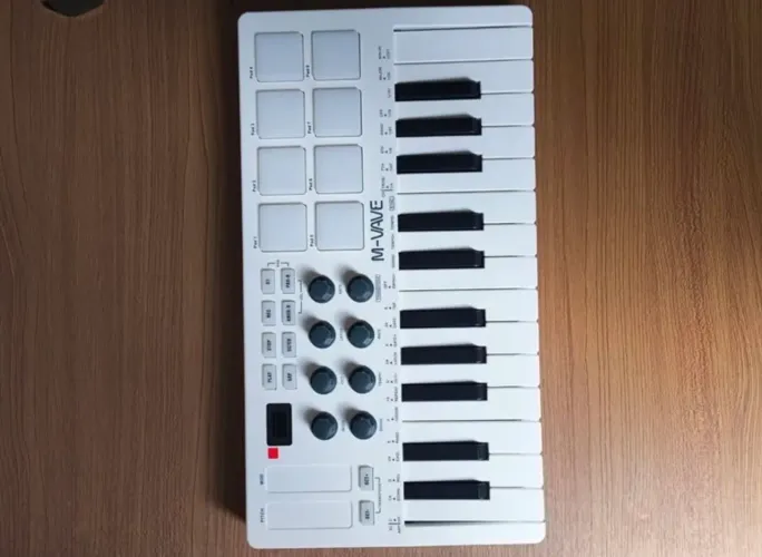 Controlador MIDI M-Vave SMK-25 Pro (Bluetooth/USB) - NOVO Na Caixa