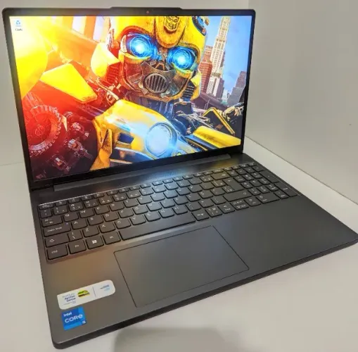 Notebook Lenovo Slim 3 i5-13420H DDR5 512GB (5 Dias de Uso)