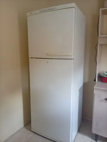 Geladeira com defeito 