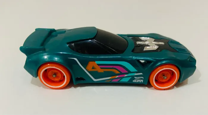 Hot Wheels modelo Nerve Hammer - carrinho - brinquedo - colecionável