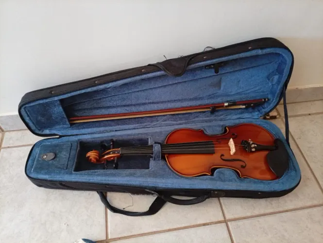 Violino Usado 3/4 com Arco e espaleira