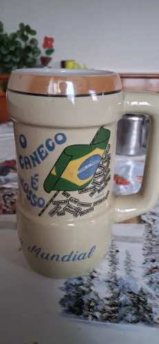 Caneco de Chopp alusivo ao Tricampeonato de Futebol