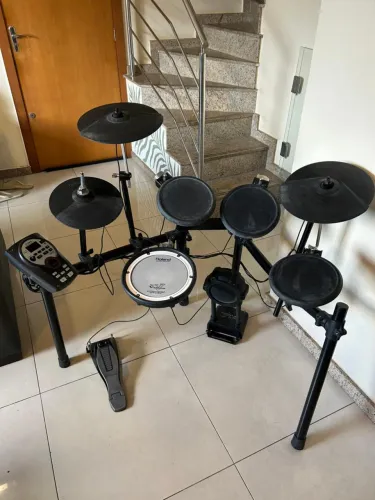 Bateria Eletrônica Roland RD-11 - Único Dono