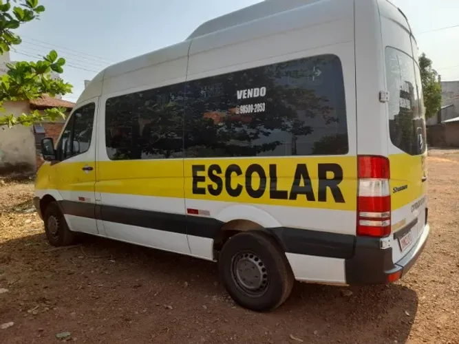 Micro ônibus bem conservada