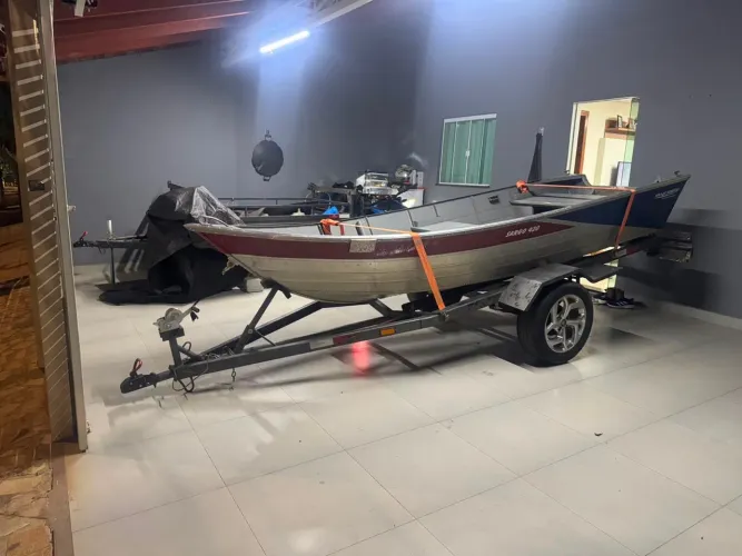 Canoa carretinha e motor Yamaha