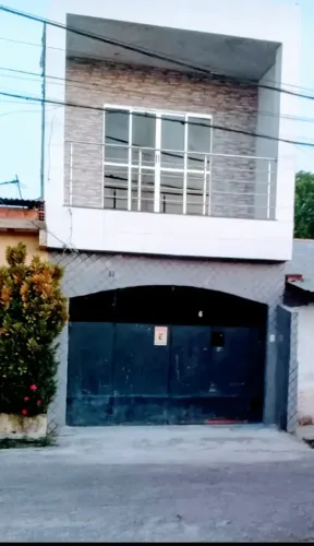 Casa Nova em Marituba, na Rua da Bica, px. ao Hosp. Divina Providência.