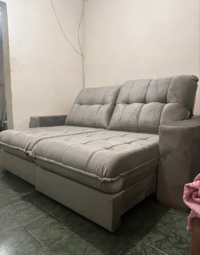 Vendo sofá retrátil madeira maciça e molas ensacadas