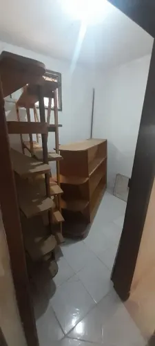 Expositor de madeira