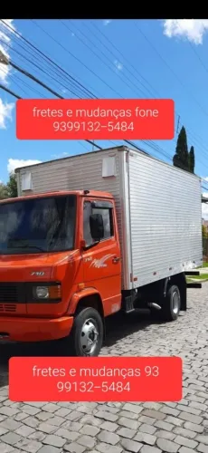 Caminhão baú faço fretes e mudanças 
