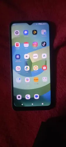 Vendo este smartphone bom , sem defeito, sem quebrado. 