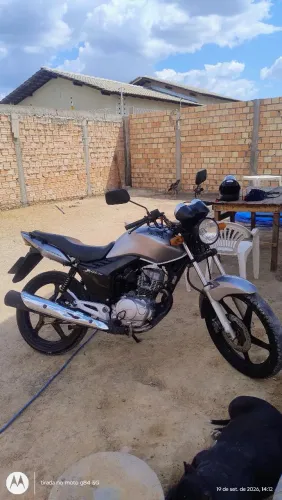 Vendo ou troco por carro Fan 2011/2011 em dias ponto de transferir
