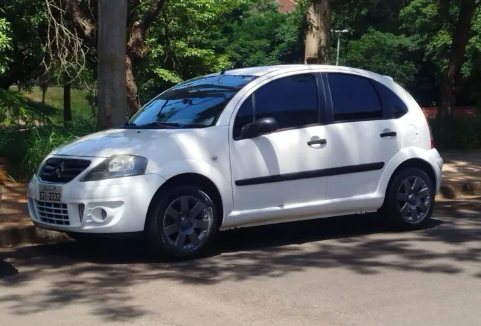 Citroen C3 GLX 1.4/ GLX Sonora 1.4 Flex 8V 5P 2012
