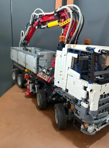 LEGO TECHNIC 42043 Mercedes-Benz- arocs 3245- RARÍSSIMO DESCONTINUADO