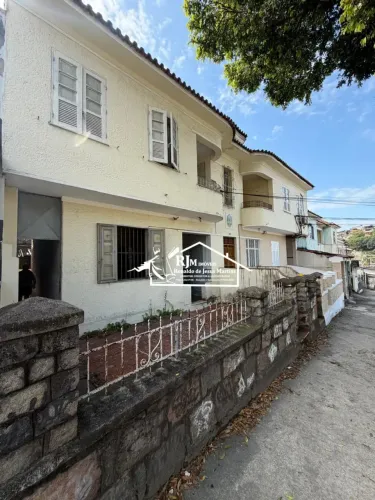 VENDE-SE APARTAMENTO TÉRREO COM SENSAÇÃO DE CASA EM CORDOVIL140 m2, 3 quartos em Cordovi