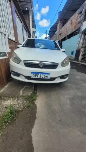 Fiat Grand Siena Attrac. 1.4 EVO F.flex 8V 2013