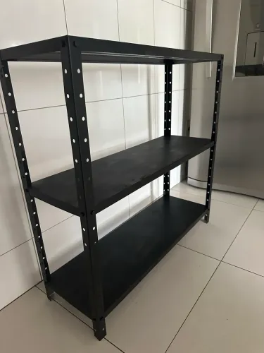 Prateleiras de aço 