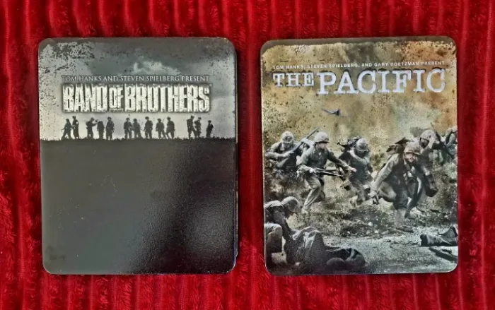 Blu-rays Band of Brothers e The Pacific - Edição Especial com Caixa de Metal